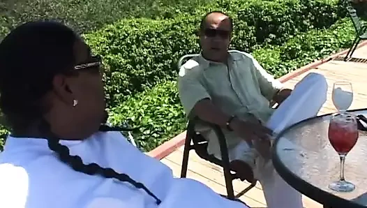 Büyük göt güzellik otel odasında becerdin alıyor