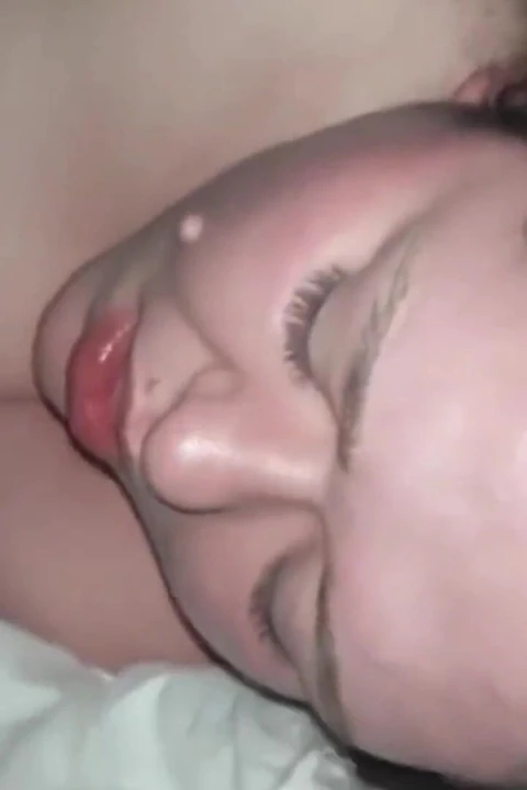 Bdsm oral seks büyük zenci yarağı sürtük oral talimatları öğürüyor