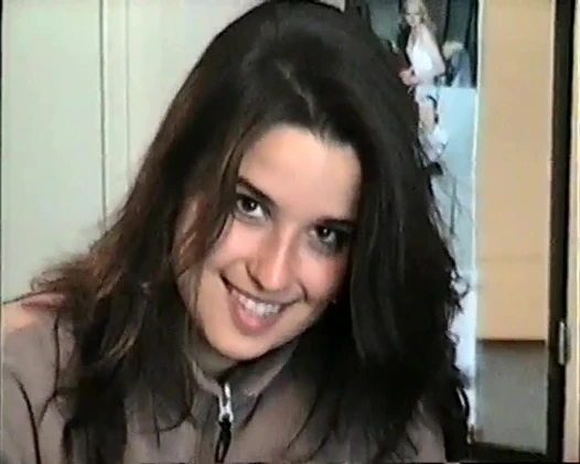 Mastürbasyonu seven ve açgözlülükle kafamı yalayan bir esmer olan sikimin Michaela tadına bakmasına izin verdim