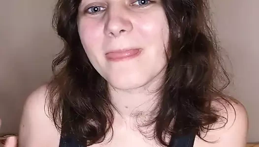 Eveyourapple - sevimli minyon esmer sapıklıkları ve fetişleri hakkında konuşuyor