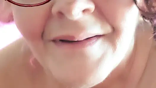 Kadın eğilirken toungedumper'a boşalıyor