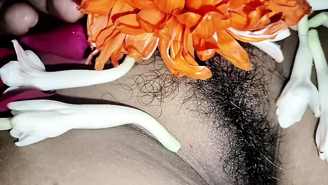 Романтический секс индийской деревенской пары на годовщине