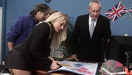 Stacey Saran ve Paige Ashley ile grup parti sürtükler