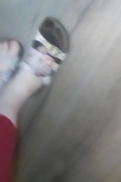 Yıpranmış Birkenstock ayakkabıları