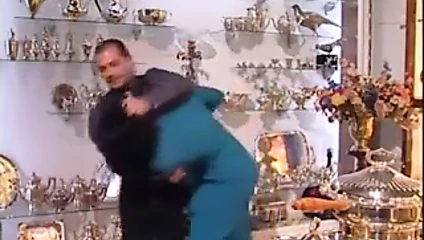 Uzun boylu büyük memeler İtalyan milf becerdin tarafından sinir adam