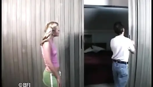 Fodendo e largo alongamento anal