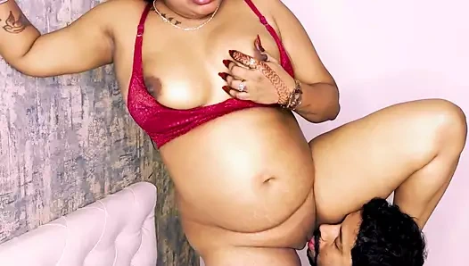 Hintli teyze otel patronuyla seks yapıyor