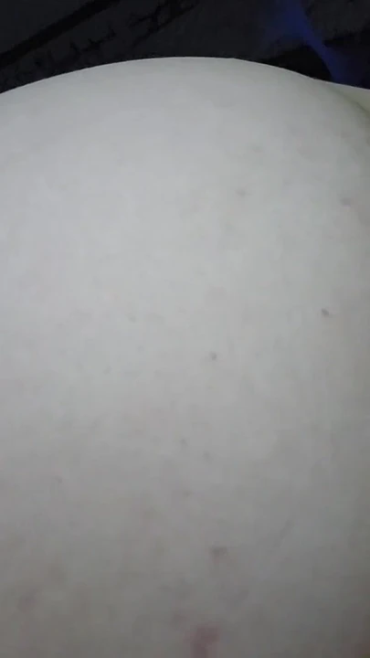 Эмоциональный момент из "Трахаю пальцами мое очко, пока я сосу его член, пока он не кончит так жестко"