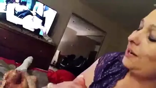 Edepsizce konuşan sürtük evli kadın