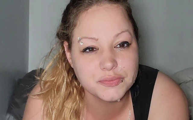 Sürtük evli kadın için hızlı sikiş ve yüze boşalma