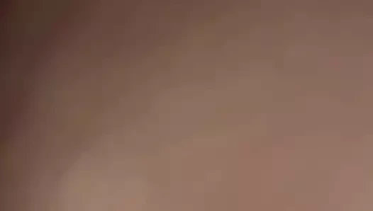 Beyaz adam sikikleri siyah striptizci içinde araba