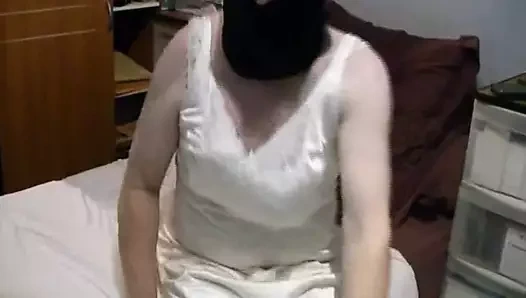 me masturber dan mes fond de robe en nylon