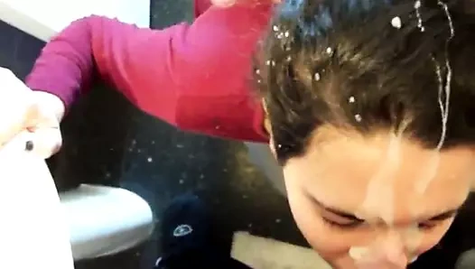 büyük yüz içinde banyo