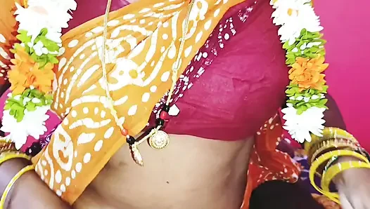 Hintli güzel sari üvey anne üvey oğlu Telugu ile edepsizce konuşuyor.