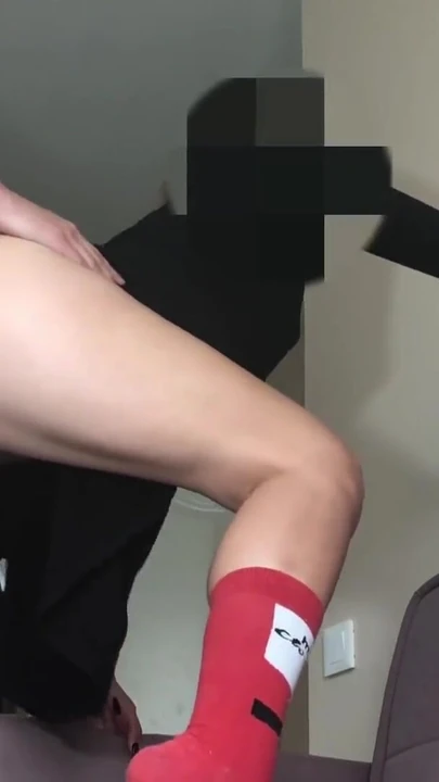 Падающий по челюсти момент из "Девушка по соседству трахнул толстый член и получила горячую сперму в ее киску"