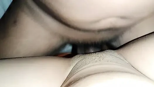 Bangladeşli çift otel odasında sadece Eva'nın ateşli romantizmi