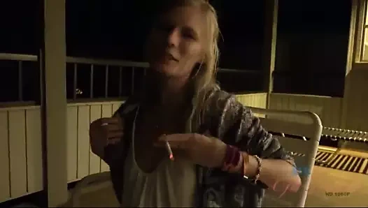 Elaina raye, haleakala yanardağını ziyaret ederken harika zaman geçiriyor