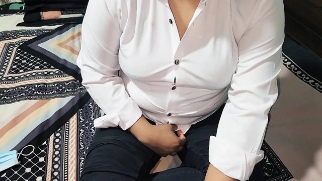 Üvey kız kardeş evde değil, bu yüzden siktim .bölüm 01