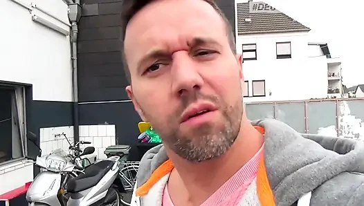 Olgun yarak ve seksi sarışın amcık 69 pozisyonunda amcık yalıyor