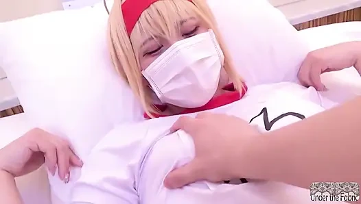 Benim sıcaklığım en uzak noktasına yerleşirken dikkatsiz kraliçe titreyerek patlayınca taşma ritüeli sıcağı.