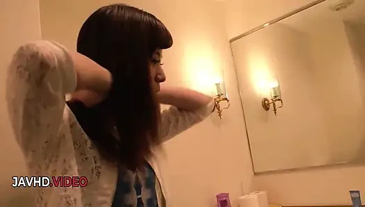 Бурный азиатский секс дома с Мири Кавада в любительском видео, интенсивный экшн.