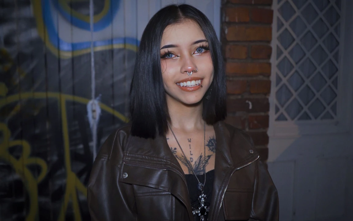 Onu düzeltebilirim - gotik kız eski sevgilisiyle tanışıyor