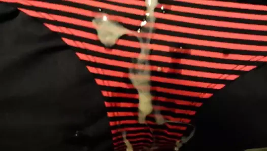 Cum üzerinde benim kuzenler sutyen ve kirli külot