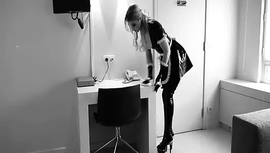 Lateks hizmetçi - nicky alicia