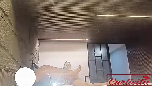 Sıkı ve büyük götlü curlisita dölleniyor