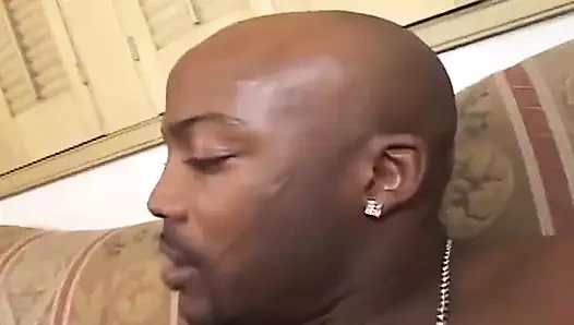 Sıkı anal deliği her zamankinden daha genişledıkça tadını çıkarın