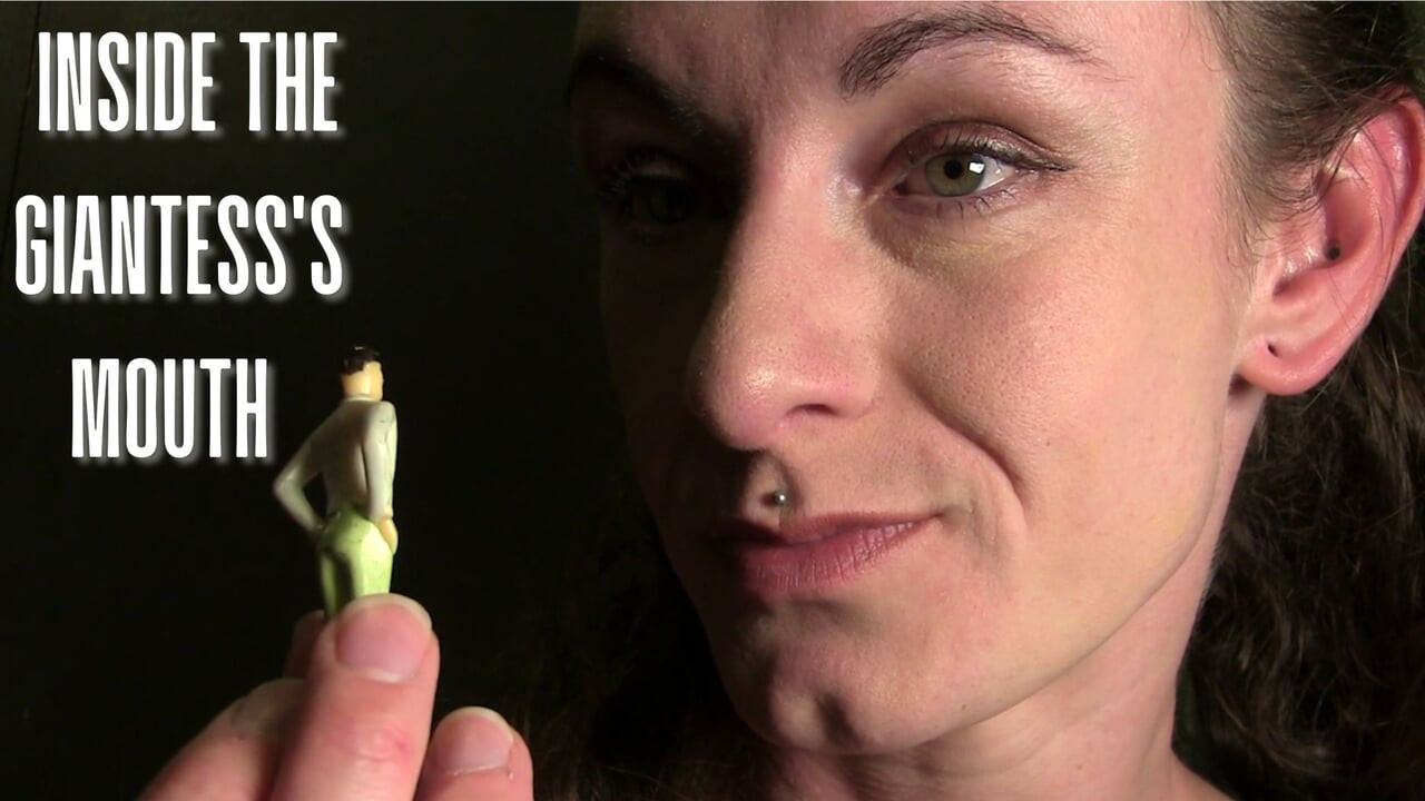 Giantess'in ağzının içinde