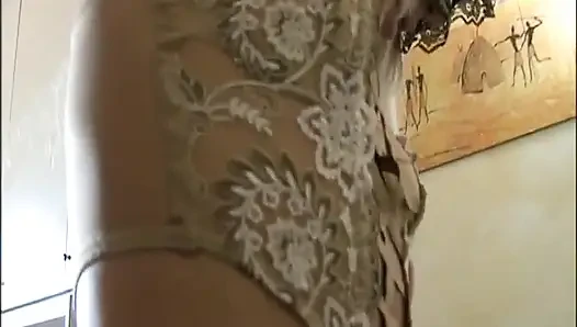 Seksi amatör sarışın bebek amcığını domaltarak maskeli sikiyor... ağzına boşalma