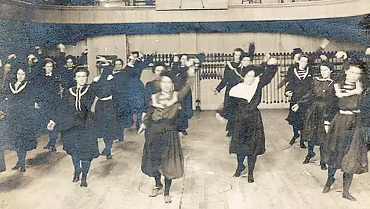 Vee Valentine ile besleme toplumunun tarihi