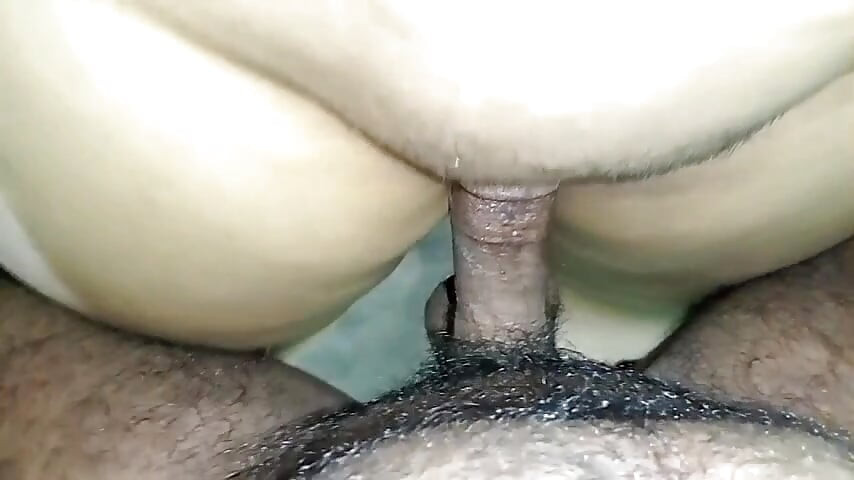 Komşunun şişman üvey kız kardeşini istediğim gibi siktim