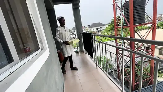 Karımı sevgililer günü hediyesiyle şaşırtmak için anakaradan yaylaya kadar her yere geliyorum