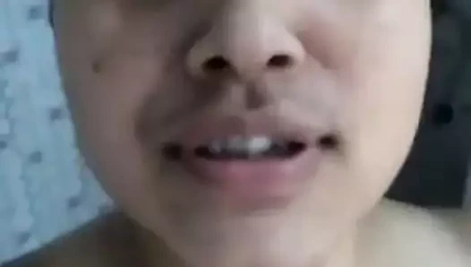 Kız arkadaşım göğüslerimi görmek ister misin diye soruyor