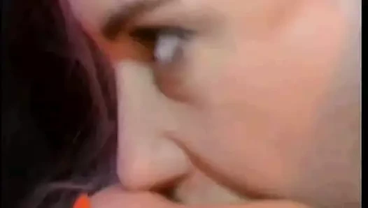 Başlarken onu uzun sert meme emdi !!!!!!!