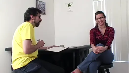 Klasik sakso yüze boşalma ateşli kız Cynthia Pendragon