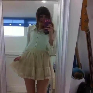 Son derece kısa beckii zalim klip