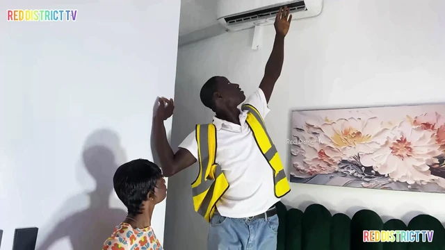 Tesisatçım yalama lavabomu düzeltti akşam yemeği pişirirken amcığımla lezzetli öğle yemeği servis ediyorum beni arkadan aldı