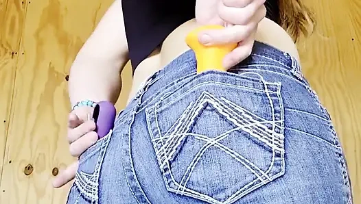 Kızıl saçlı götünü sikiyor fışkırtarak ayakları eziyor