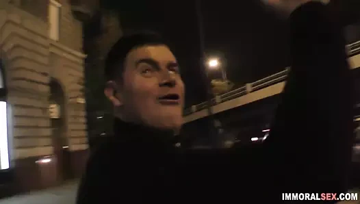 Sarışın alır kedi yaladı içinde canlı seks gösteri