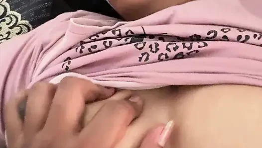 Güzel üvey kız kardeşimin amcığı sıkı ve lezzetli