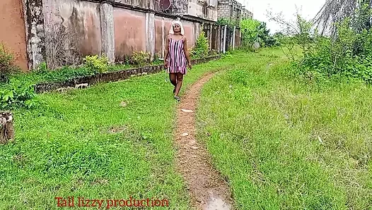 Bu seksi uzun boylu ve düzgün vücutlu Su Şahini'ni şipşak bir seks için tamamlanmamış bir yapıya götürdüm