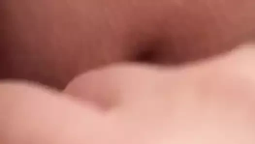 Bir klitoris oyuncağı ile evli bir bbw'nin kıçını alay