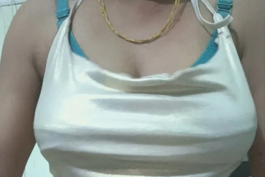 Hintli bebo seksi elbise sert tek başına sikişiyor