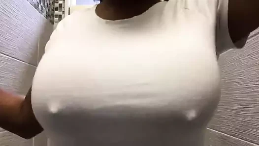 Büyük siyah milf göğüsleri