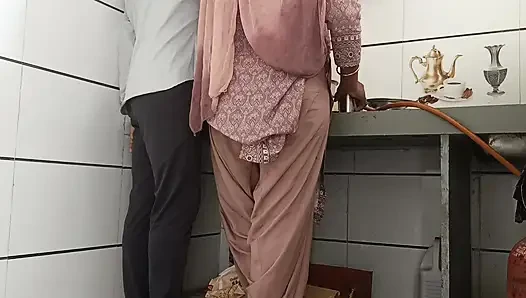 Rasoi mein bhabhi ji ke sath masti