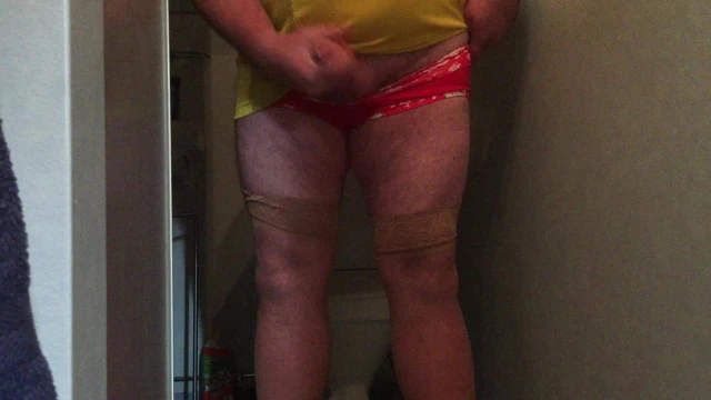 Stephanie işemek içinde külot