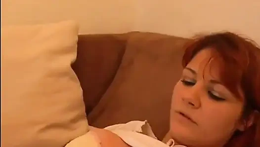 Çok heyecan verici solo mastürbasyonlar diş telleri ve dildo ile